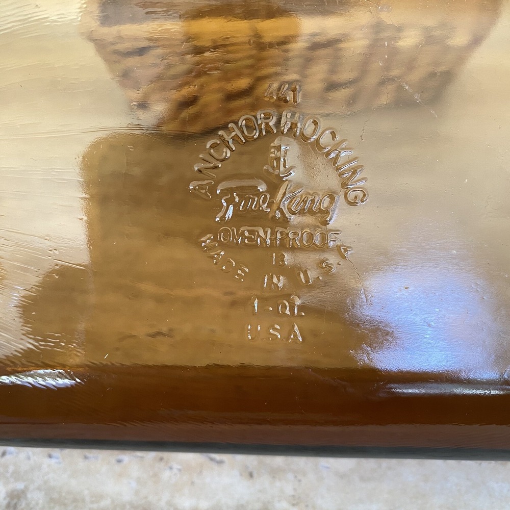 Anchor Hocking Fire King Loaf Pan Amber Glass 1 Qt w/ Wicker Basket Vintage MCM - Picture 4 of 9
